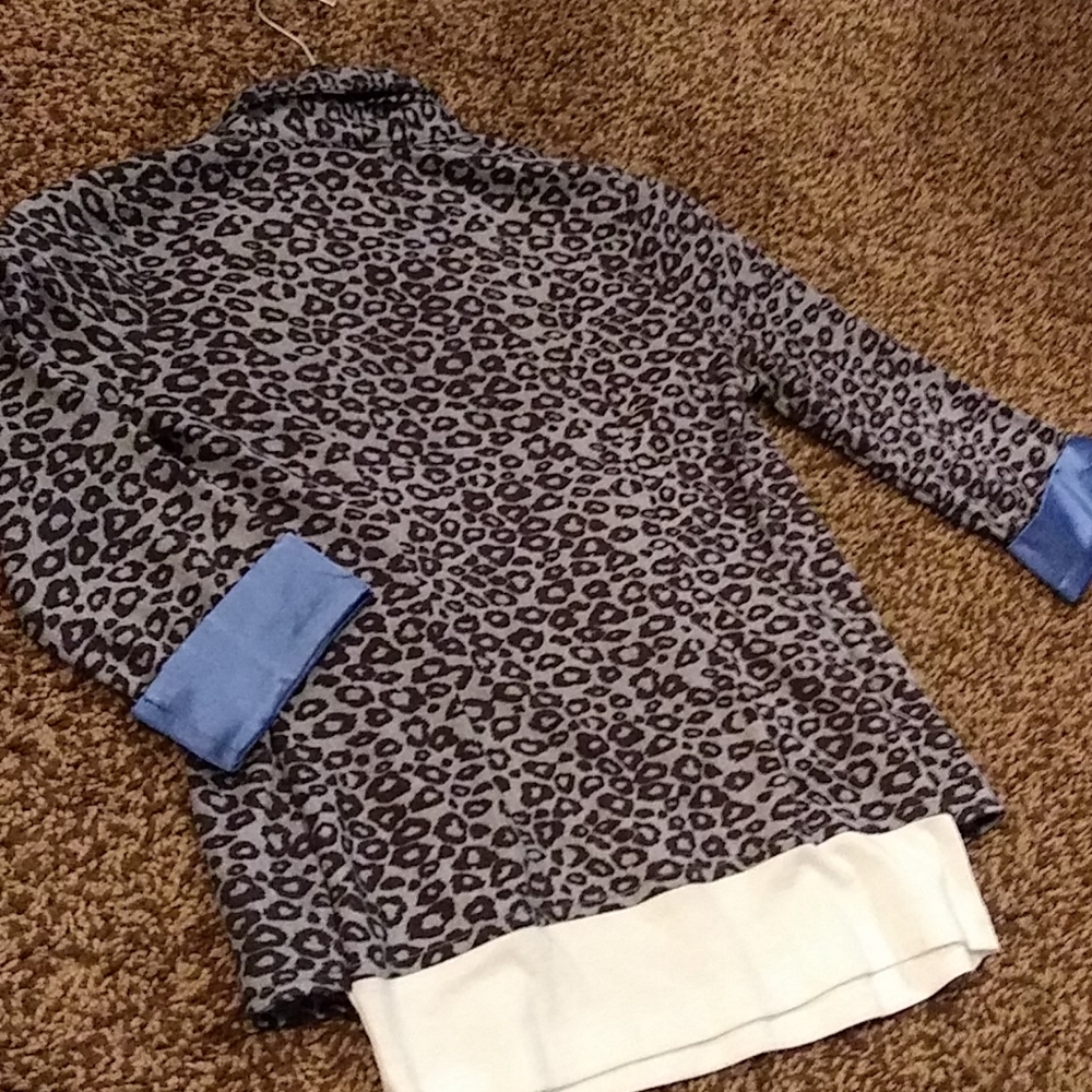 Blazer - Picture 3 of 4